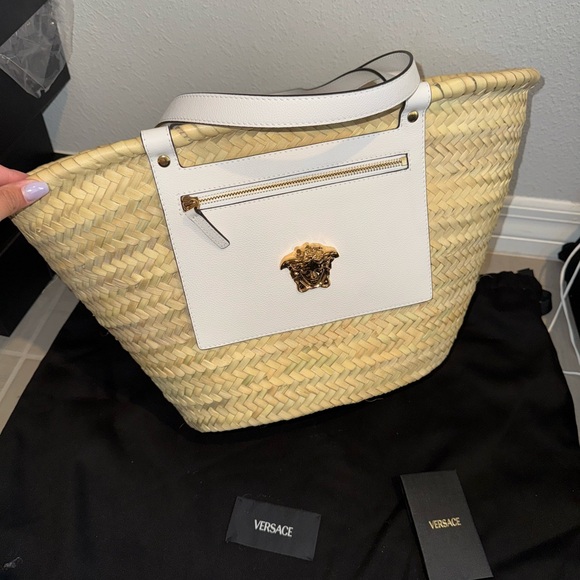 Versace Medusa Straw/Calf Leather Tote Bag! - Picture 1 of 6